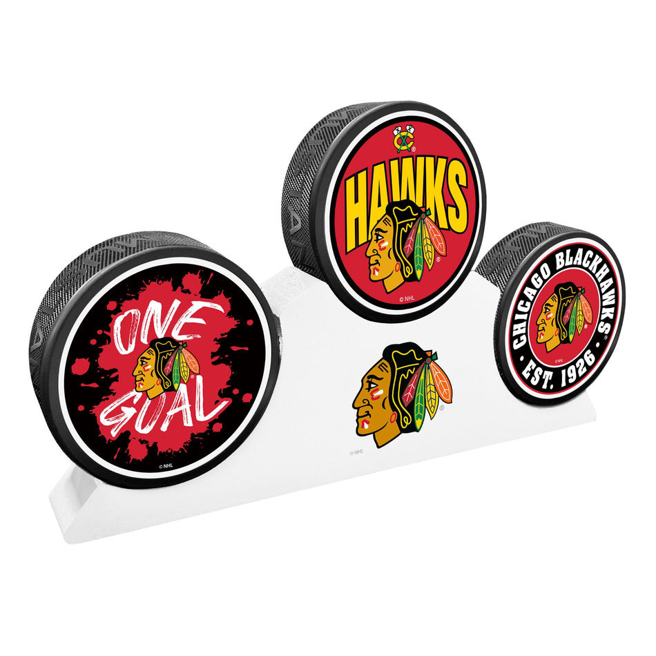 Chicago Blackhawks - 3 Puck Podium Set