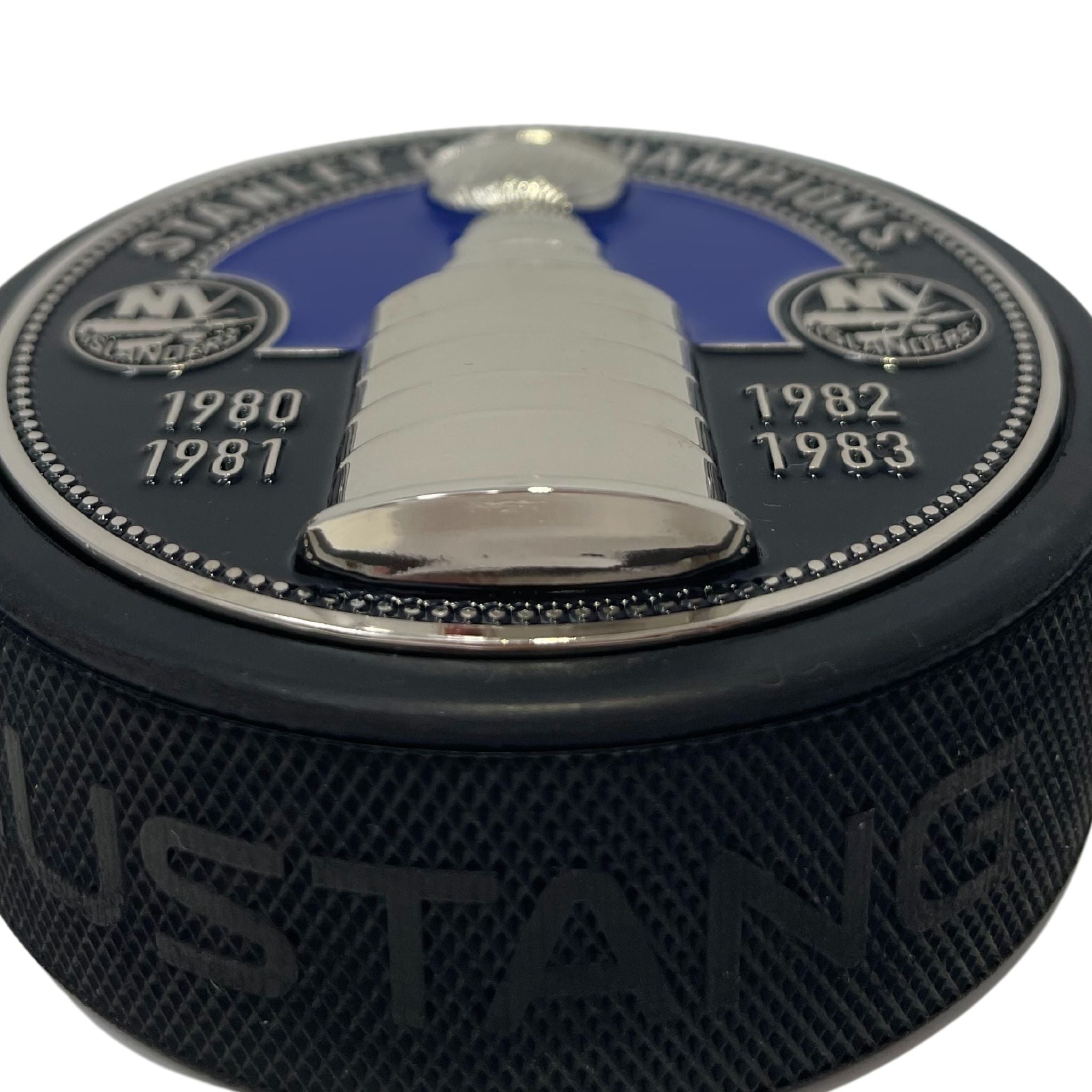 New York Islanders Puck - Ultra 3D Stanley Cup Medallion | Sports